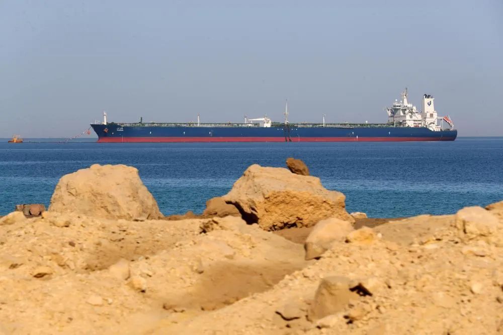 Breaking News! Barge Capsizes in Egypt’s Gulf of Suez, Resulting in 4 Fatalities 突发！埃及一艘驳船在苏伊士湾倾覆 已致4人死亡